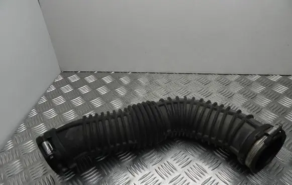 Air intake hose/pipe