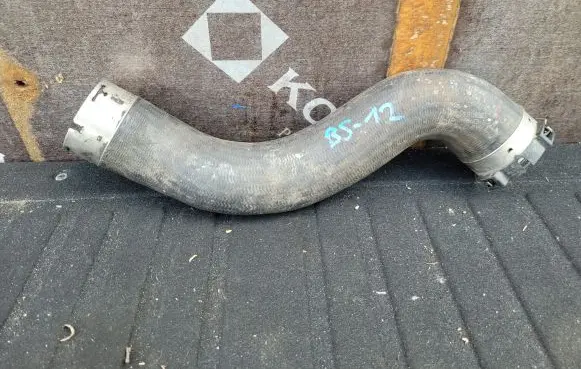 Mercedes-Benz E W212 Engine coolant pipe/hose