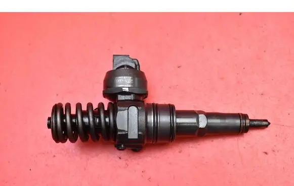 Skoda Fabia Mk1 (6Y) Fuel injector 038130073AG