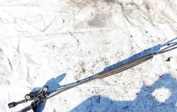 Volkswagen Tiguan Gear shift cable linkage 5n0711789b