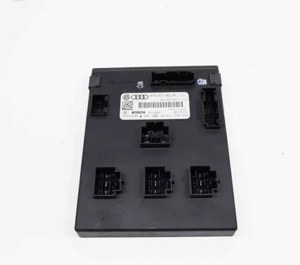 Volkswagen Touareg II Central body control module F005V01260 4H0907063D