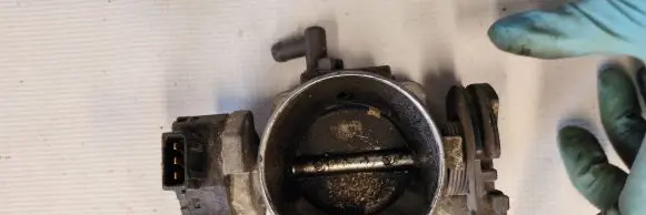 Volkswagen PASSAT B4 Throttle valve position sensor 037907385M