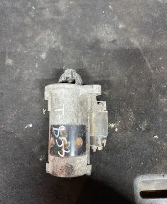 Opel Zafira B Starter motor M002T88671