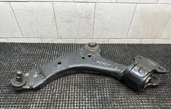 Front lower control arm/wishbone