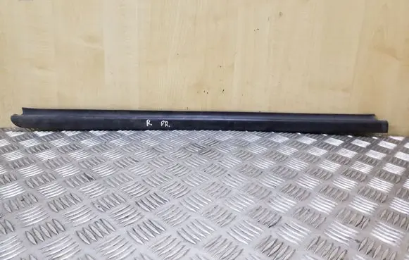 Opel Sintra Front door glass trim molding