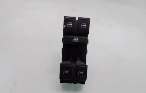 Volkswagen Golf V Electric window control switch