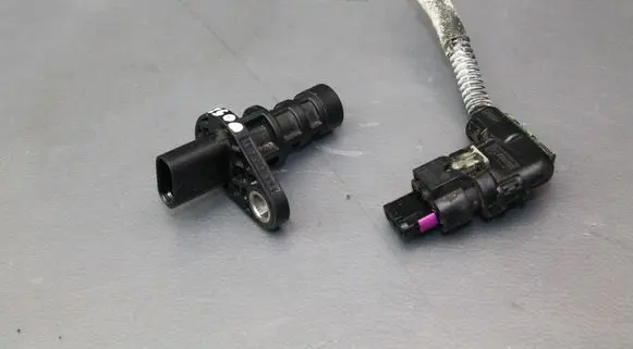 Dodge Dart Crankshaft position sensor 55239747 0261210318
