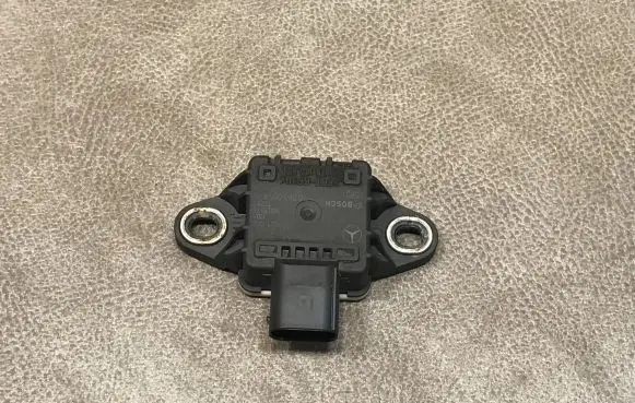 Mercedes-Benz E W212 Acceleration sensor A0009059101