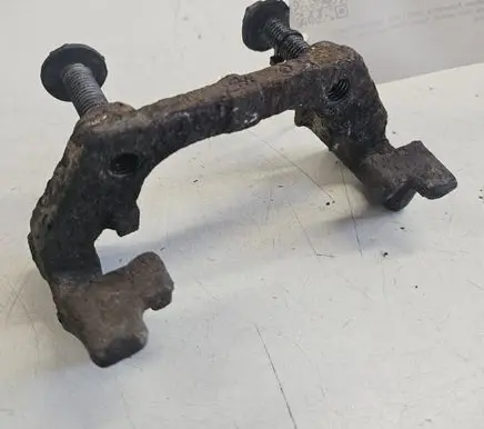 Opel Signum Brake caliper pad carrier rear 