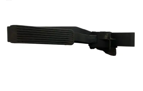 Accelerator throttle pedal