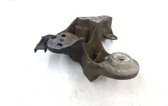 Audi A4 S4 B5 8D Engine mounting bracket 8E0193352F
