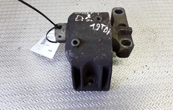 Volkswagen Golf IV Engine mount bracket 1J0199262