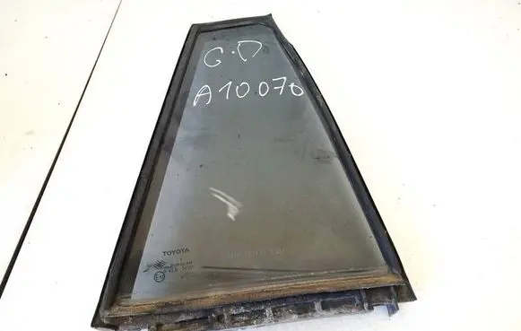 Toyota Verso Rear vent window glass 681860f010 68186-0f010