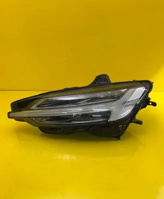 Volvo S60 Headlight/headlamp 32273029