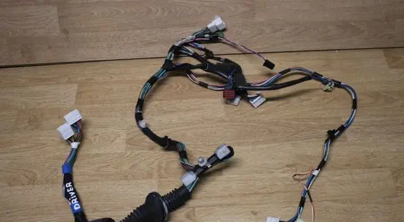 Toyota Avensis T250 Front door wiring loom 8215105580