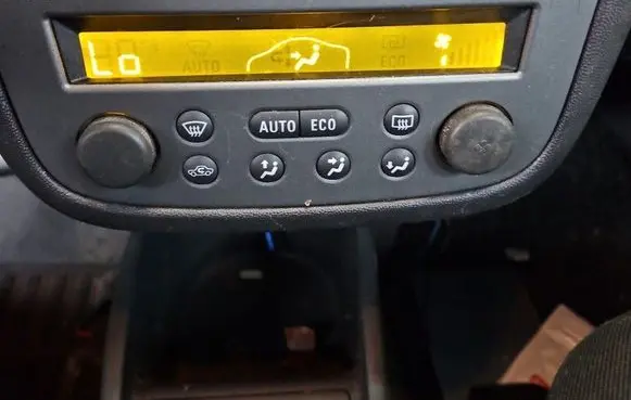Opel Corsa C Climate control/heater control trim 013153079 IMPRK1577269