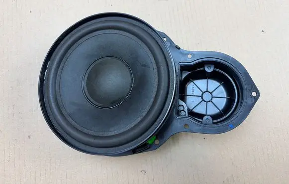 Volkswagen PASSAT B6 Front door speaker 3C0035454