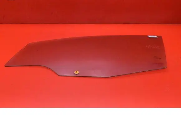 Ford Fiesta Front door window glass four-door