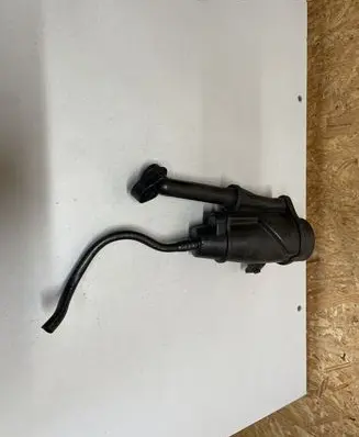Opel Insignia A Oil breather separator 55575980