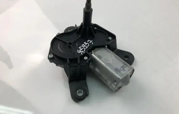 Opel Agila A Front door window regulator motor 3881083E00