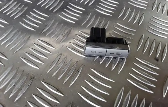 Ford Mondeo MK IV Windscreen/window heater switch 6M2T18K574AD