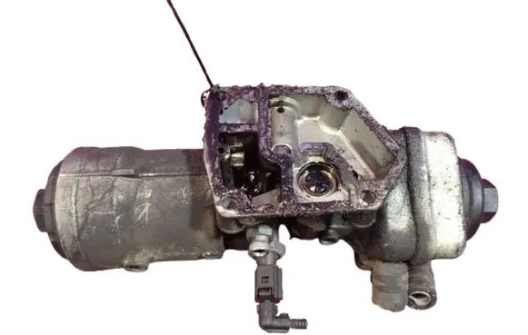 Volkswagen PASSAT B6 Oil filter cover 