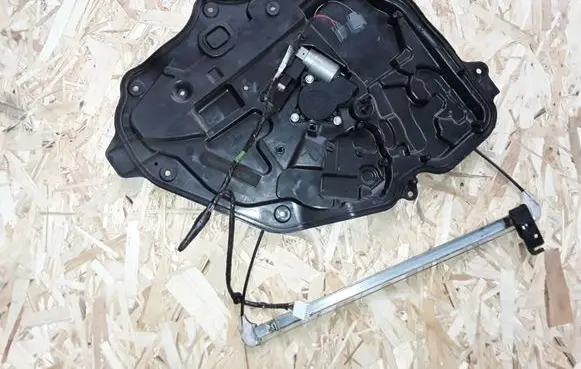 Mazda 5 Sliding door window regulator with motor C2357397X CM011760