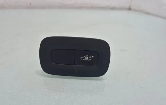 Volvo S60 Tailgate/boot open switch button 31427331