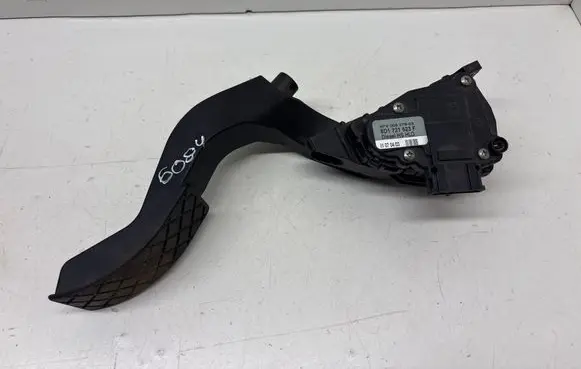 Audi A6 S6 C5 4B Accelerator throttle pedal 8D1721523F