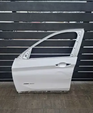 Volkswagen Golf Sportsvan Front door