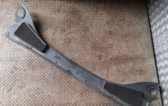 Ford Focus Wiper trim BM51A02216AF