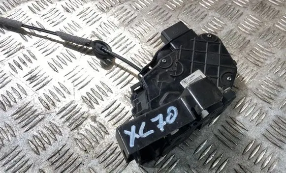 Volvo XC70 Front door lock 31253666