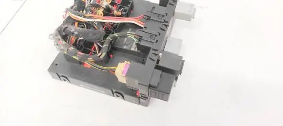 Volkswagen Golf V Fuse box set 1K0937049M PQ35