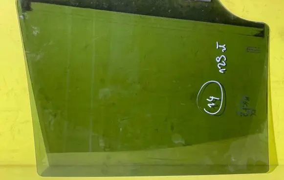 Suzuki SX4 S-Cross Sliding door window/glass 