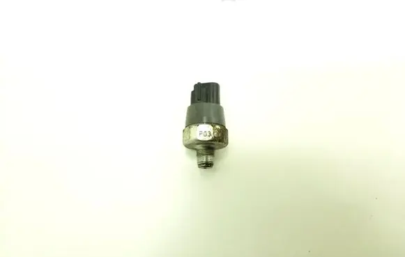 Toyota RAV 4 (XA40) Sensor 8353060010