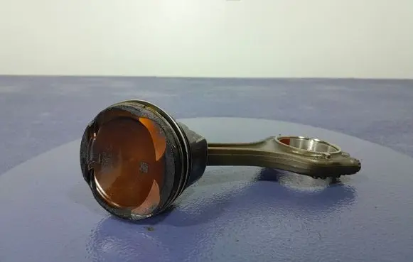 Audi Q2 - Piston