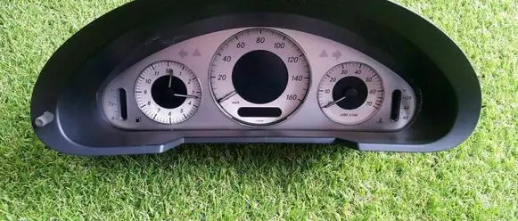 Mercedes-Benz E W211 Speedometer (instrument cluster) 2115404148