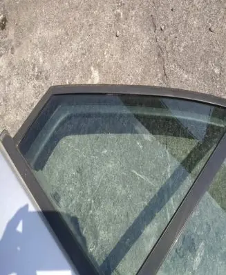 Renault Scenic II - Grand scenic II Front door vent window glass four-door 
