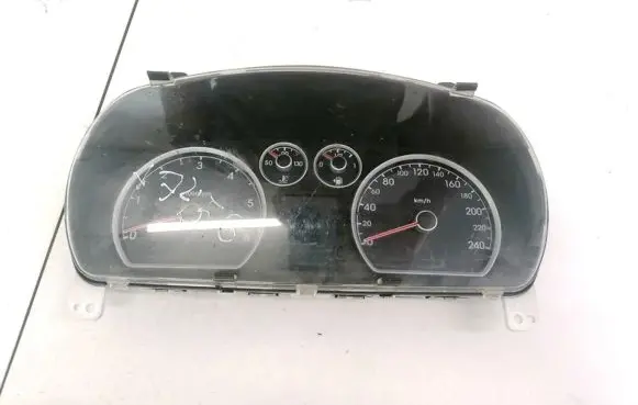 Hyundai i30 Speedometer (instrument cluster) 940332R605 94033-2R605