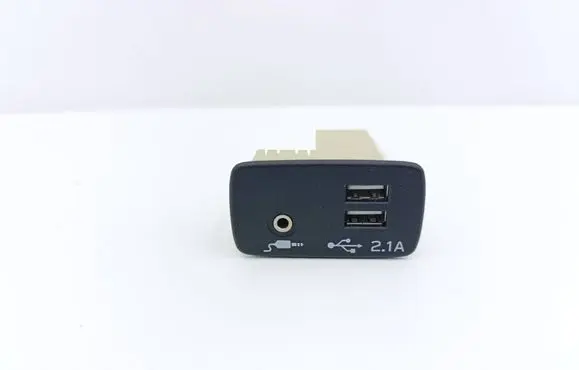 Subaru Forester SK USB socket connector 86257VA130