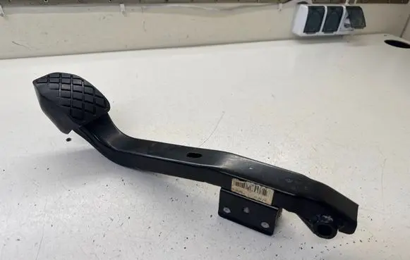 Volkswagen Multivan T5 Brake pedal 7H1721143