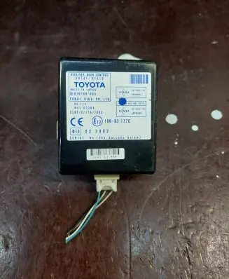 Toyota Corolla Verso AR10 Door control unit/module 897410F010 10R021776 61B168000