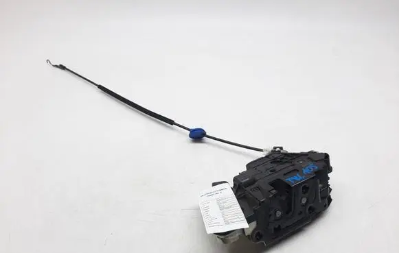 Volkswagen Scirocco Front door lock 5N1837015C