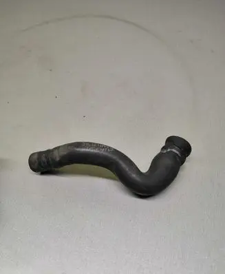Volkswagen PASSAT B5 Engine coolant pipe/hose 074121096D