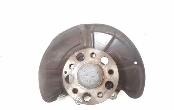 Front wheel hub
