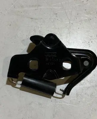 Ford Mustang VI Loading door lock loop/hook striker 54404B12