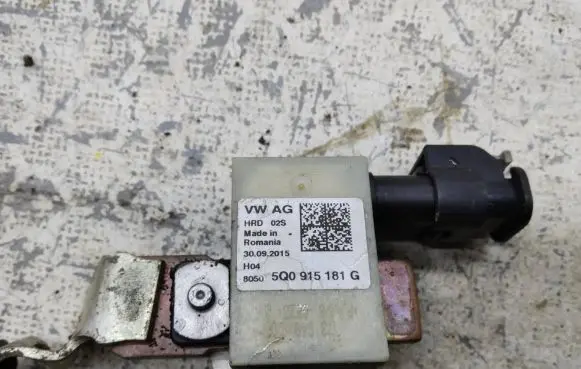 Volkswagen Golf Sportsvan Negative earth cable (battery) 5Q0915181G 30092015 HRD02S