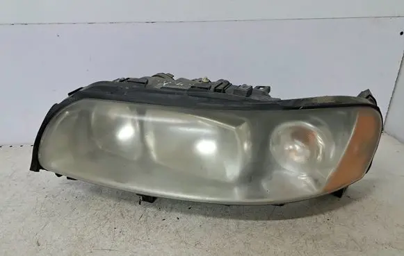 Volvo V70 Headlight/headlamp 30698835