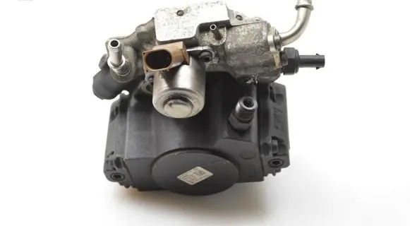 Infiniti Q70 Y51 Fuel injection high pressure pump A6510702301