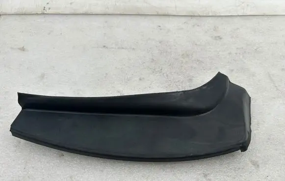 Jaguar XJ X350 Rear/tail light trim molding 2W9313A639AF 2W9313A639